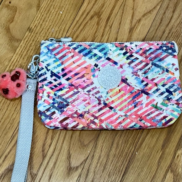 NWOT KIPLING WRISTLET IN JOYFUL DREAMS - Picture 1 of 2